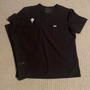 Men’s Black FIGS scrub set
